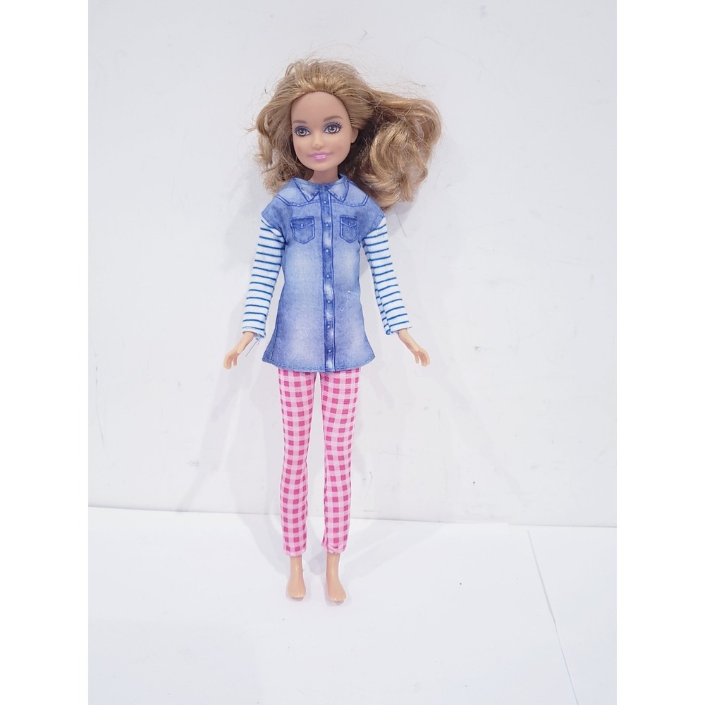 Barbie Sisters Pink Passport Winter Getaway STACIE DOLL Holiday Sledding FDR56